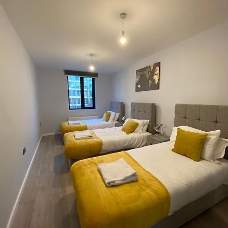 Cosy Flats Near Heathrow, Group Bookings Available With Parking Space Hounslow Exterior foto