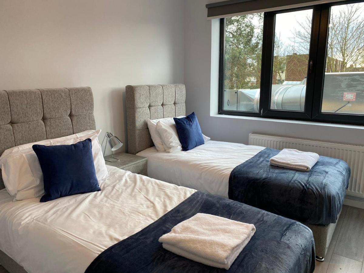 Cosy Flats Near Heathrow, Group Bookings Available With Parking Space Hounslow Exterior foto
