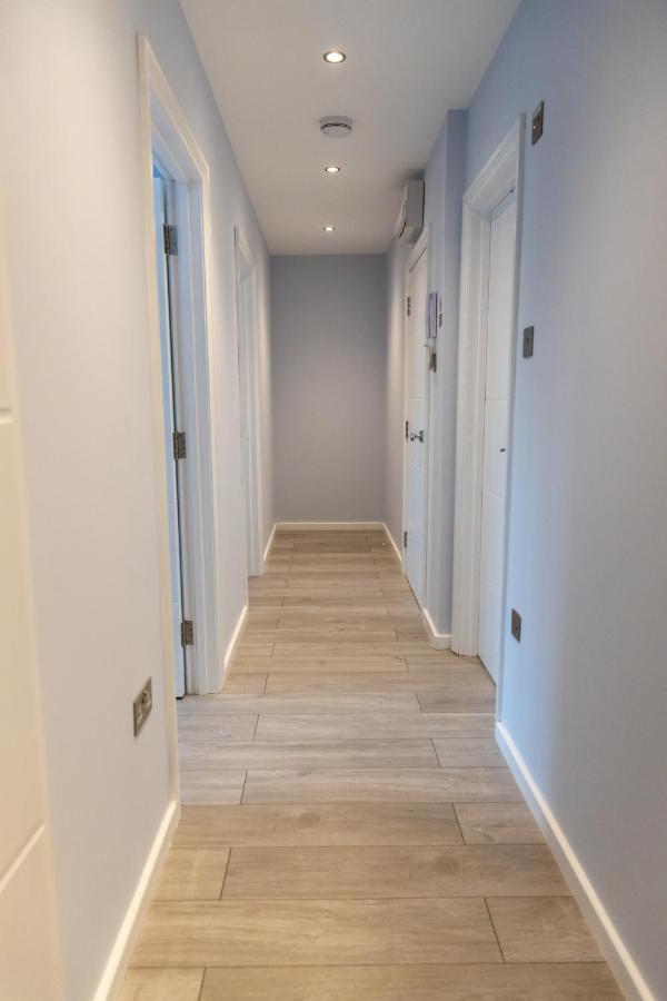 Cosy Flats Near Heathrow, Group Bookings Available With Parking Space Hounslow Exterior foto