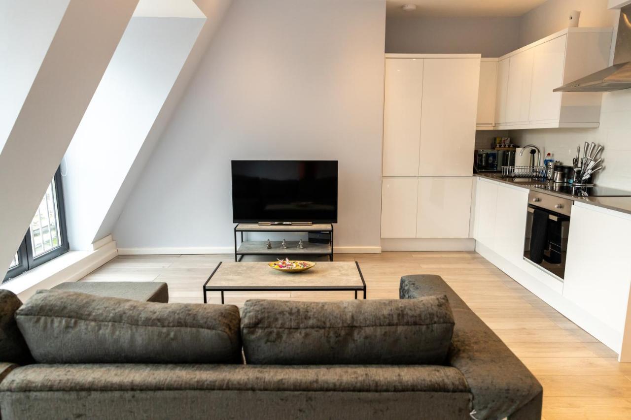 Cosy Flats Near Heathrow, Group Bookings Available With Parking Space Hounslow Exterior foto